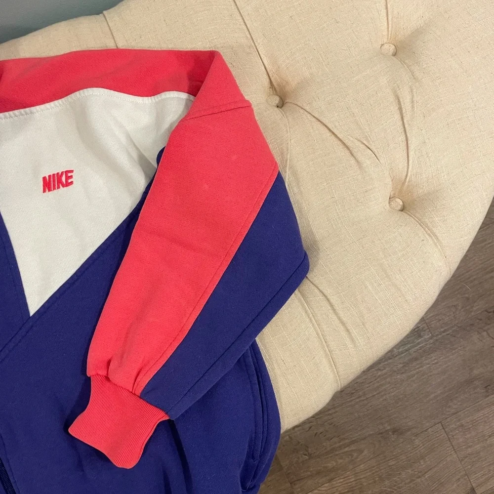 Nike! Vintage long sleeve pink & purple zip up sweatshirt size medium!